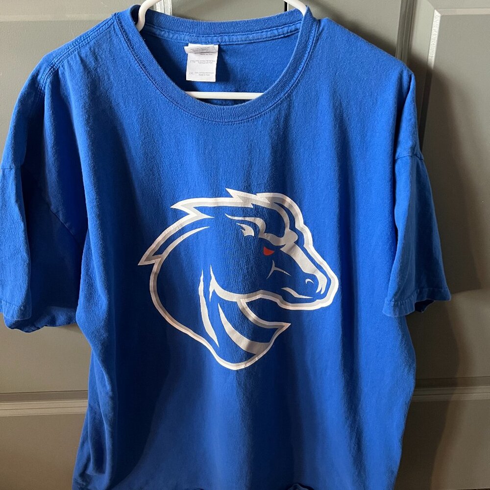 Boise State Women's 2XL Blue Tee Shirt